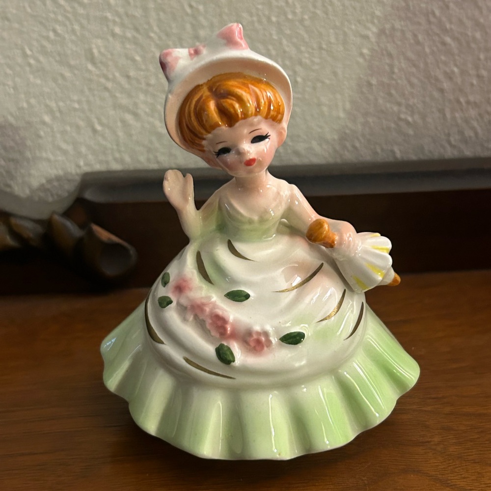 Vintage‎ Girl Figurine Holding an Umbrella 1950’s Decor Japan